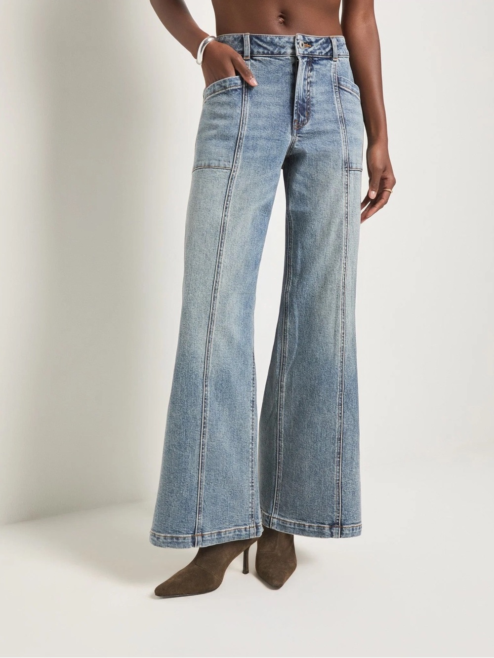 Classic Light Blue Wide-Leg Jeans with Seam Detailing